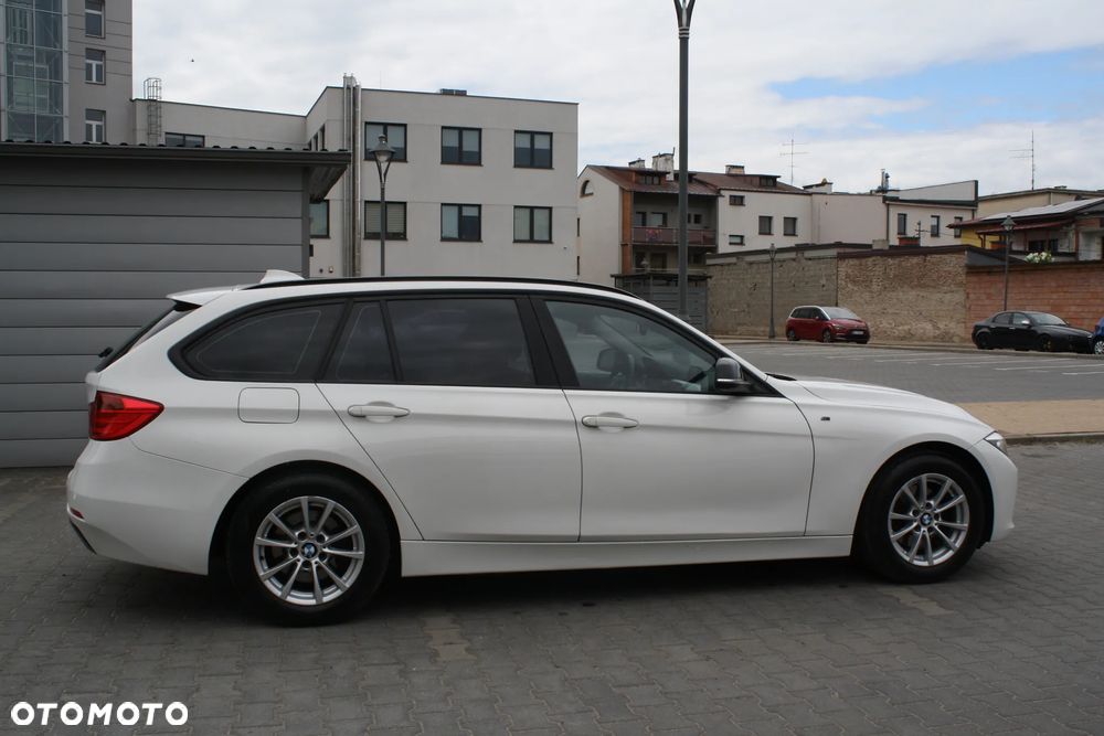 BMW Seria 3 318d Sport Line - 8
