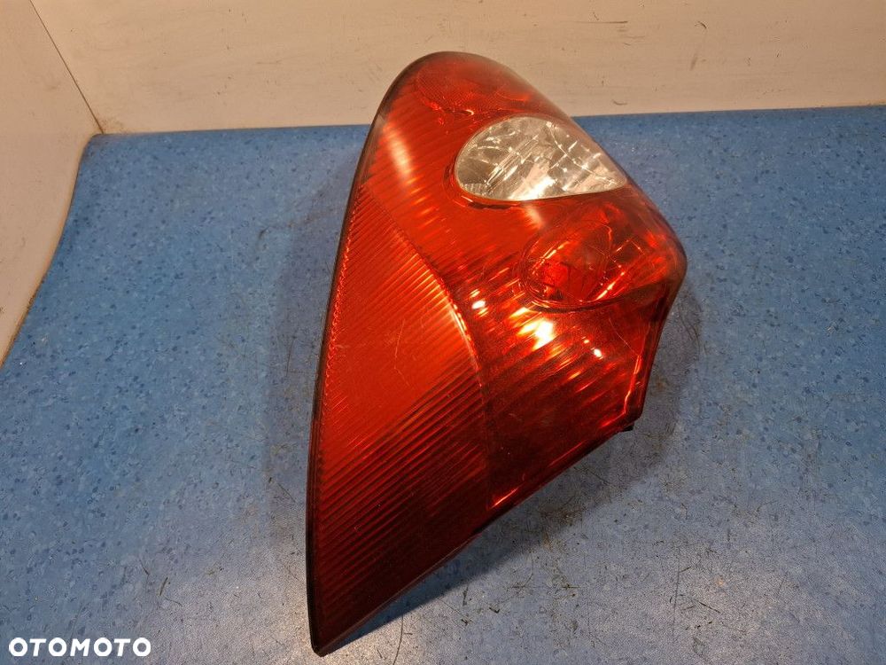 RENAULT LAGUNA II KOMBI LAMPA TYŁ PRAWA ZEWNĘTRZNA - 4