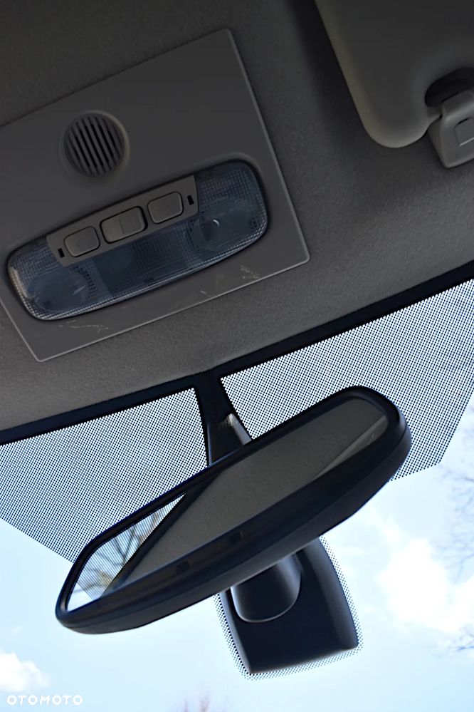 Ford Focus 2.0 16V Ghia - 30