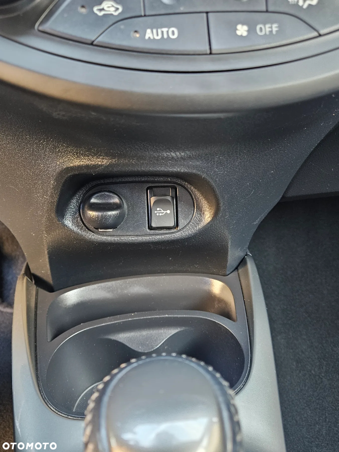 Toyota Yaris Hybrid 1.5 VVT-i Comfort - 29