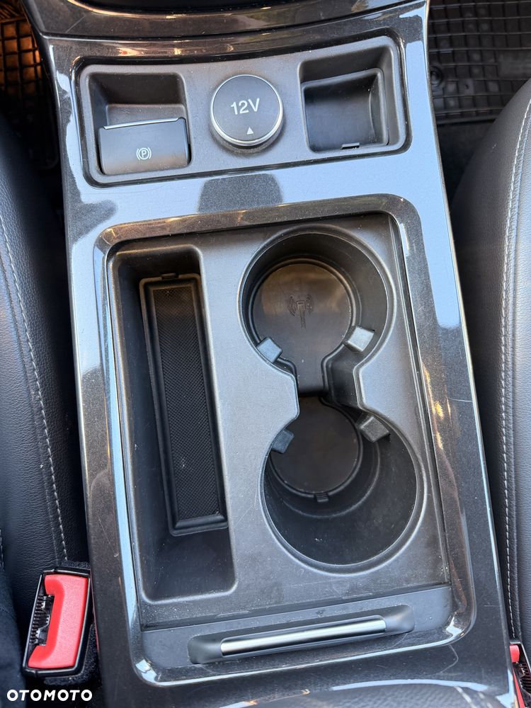 Ford Kuga - 17