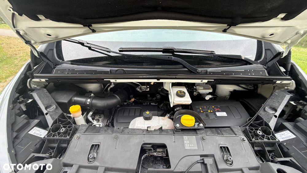 Nissan NV300 - 16