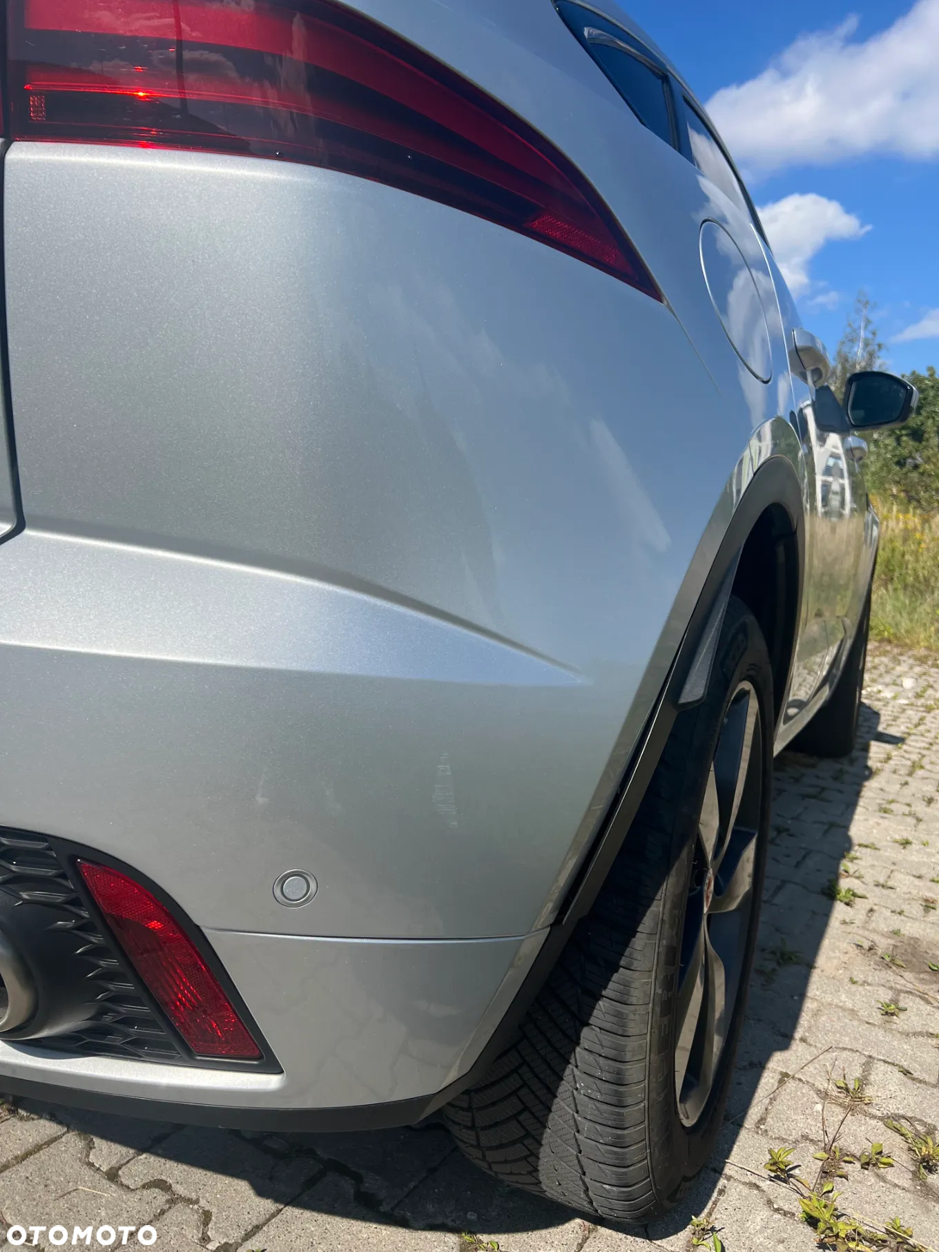 Jaguar E-Pace 2.0 i4D AWD R-Dynamic S - 23