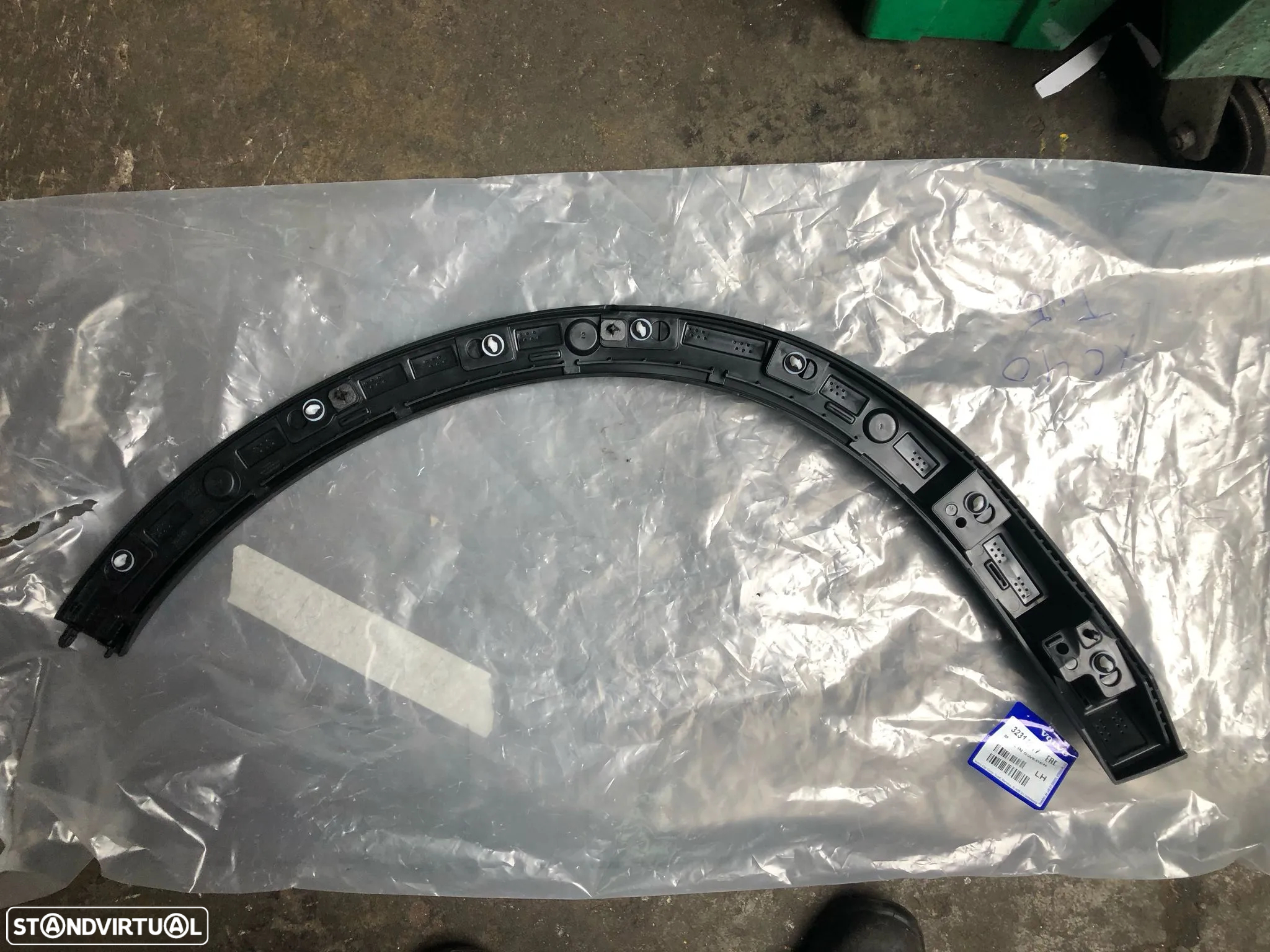 VOLVO XC40 ABA GUARDA LAMAS TRAS ESQUERDO - GL093 - 5