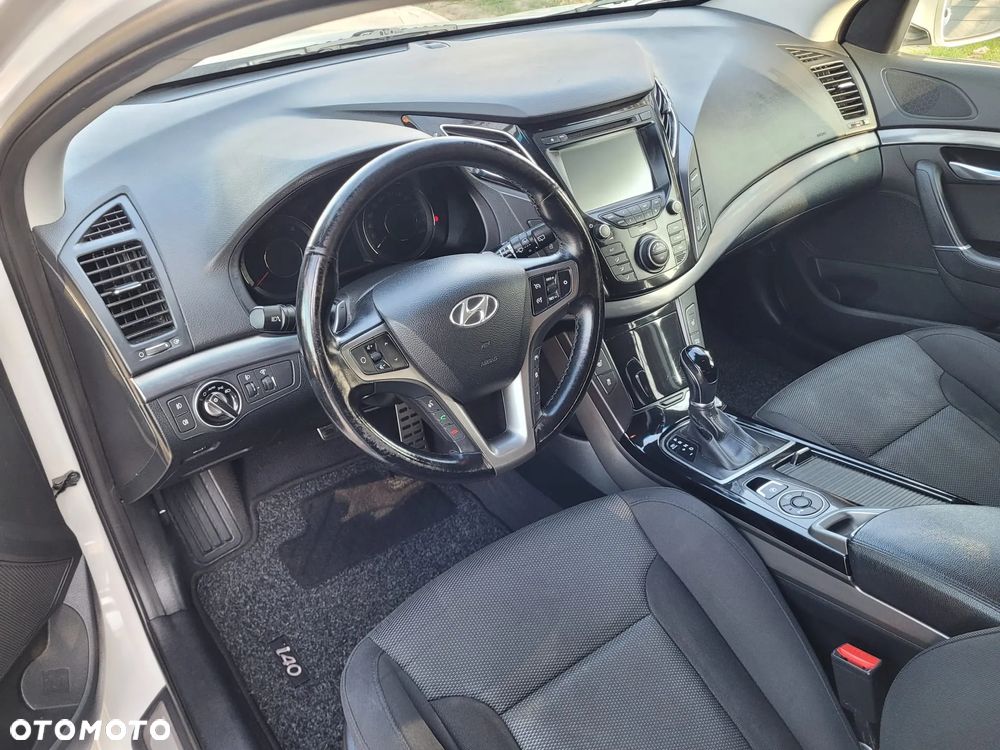 Hyundai i40 Kombi blue 1.7 CRDi DCT Premium - 14