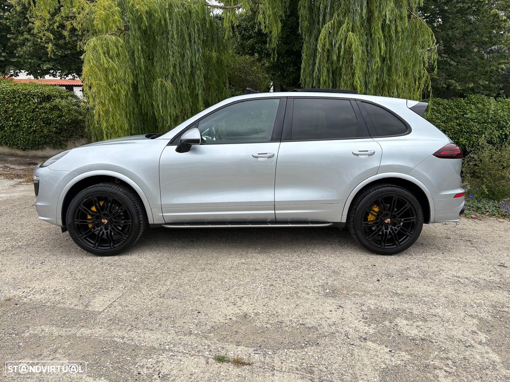 Porsche Cayenne Platinum Edition - 9