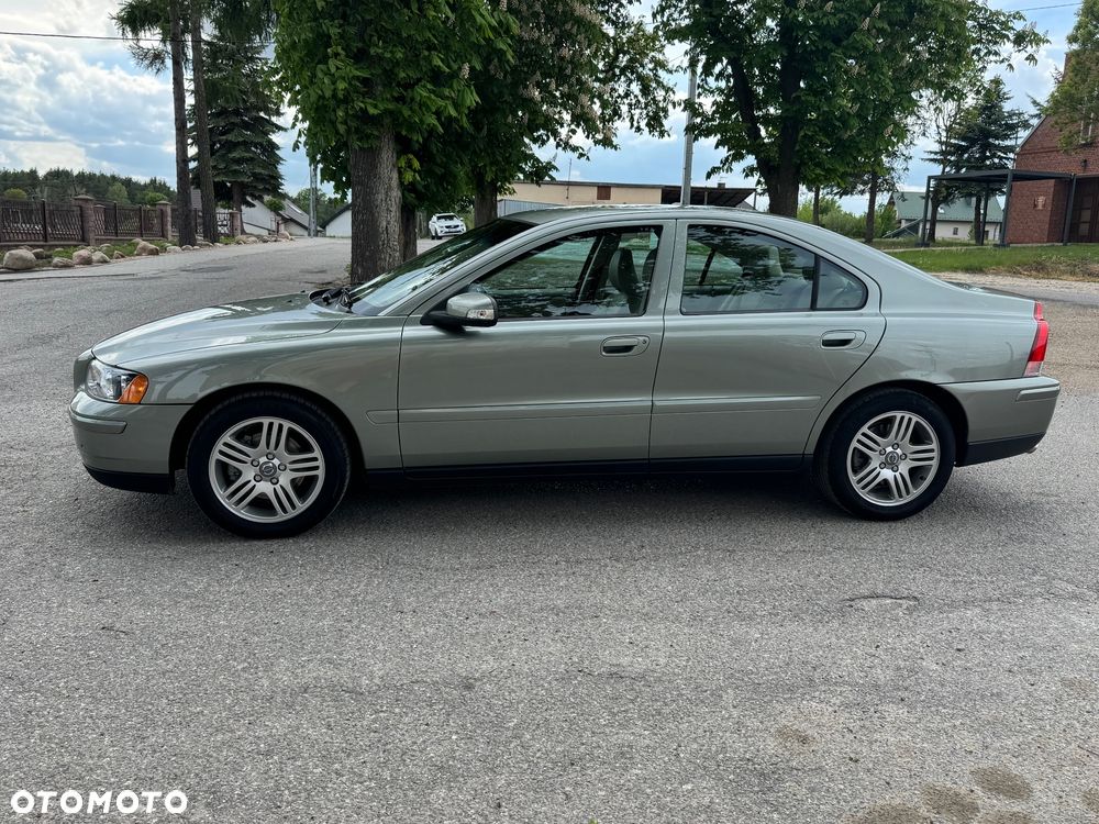 Volvo S60 2.4D Momentum - 6