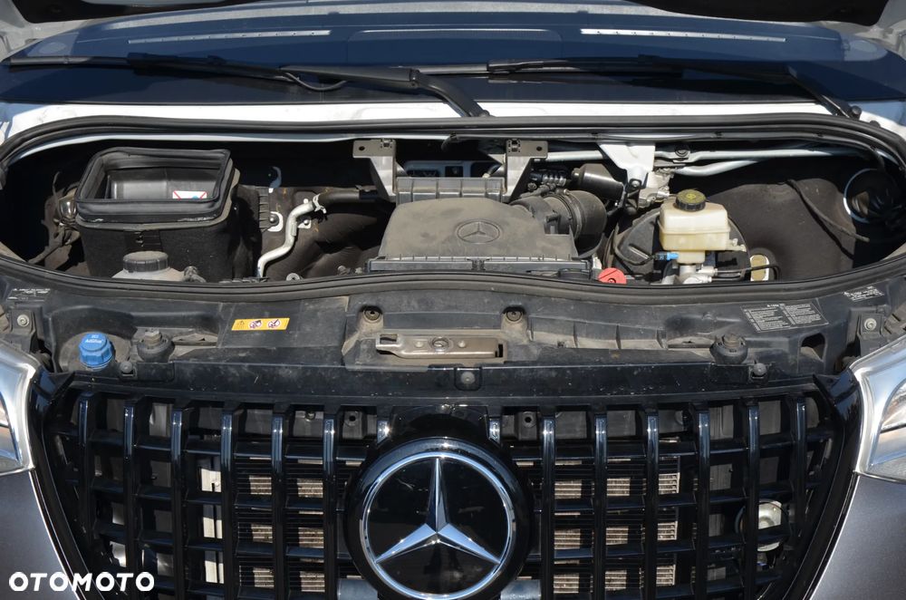 Mercedes-Benz Sprinter - 13
