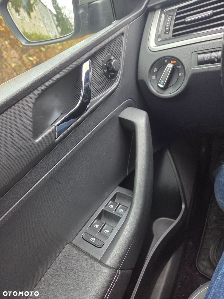 Skoda RAPID Spb 1.2 TSI Style - 10