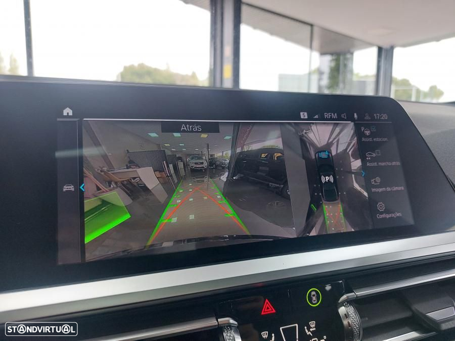 BMW 330 e Pack 50 anos M Auto - 27