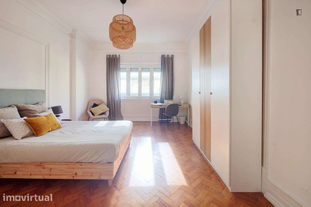 Quarto - localizado em Marquês de Pombal Lisbon - Grande imagem: 2/15