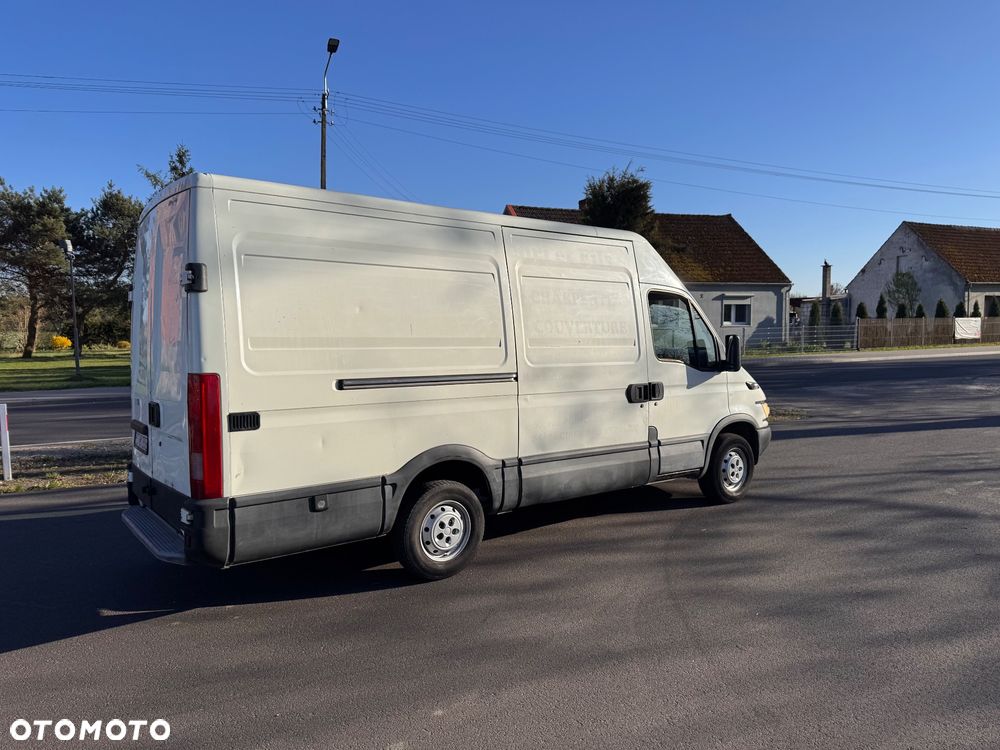 Iveco Daily 35S12 Średni - 7