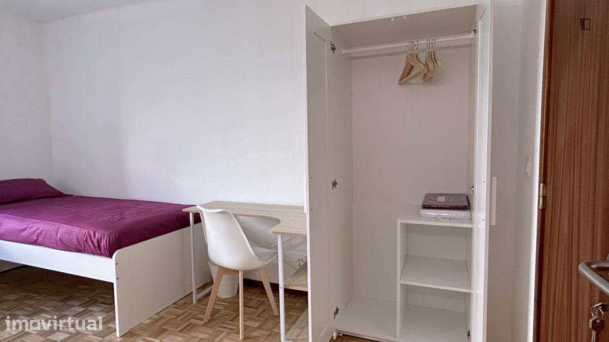 Quarto - localizado em Telheiras Lisbon - Grande imagem: 2/7