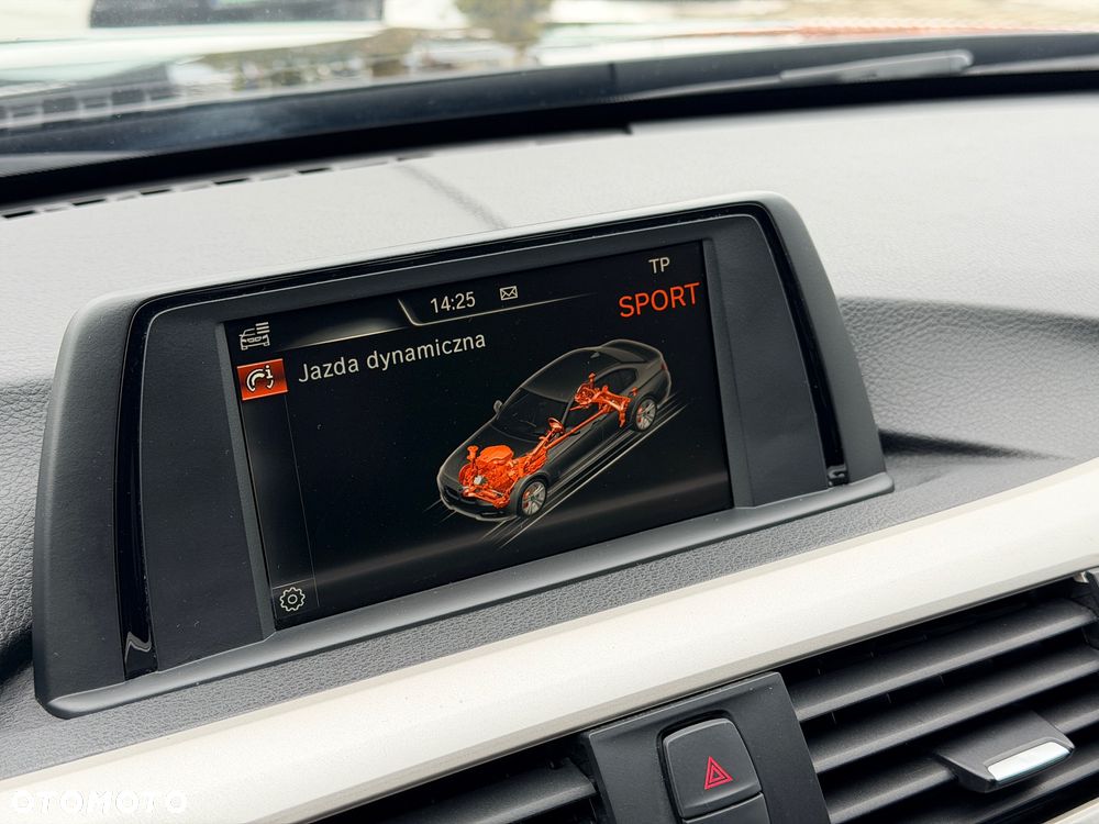 BMW Seria 3 318i - 25