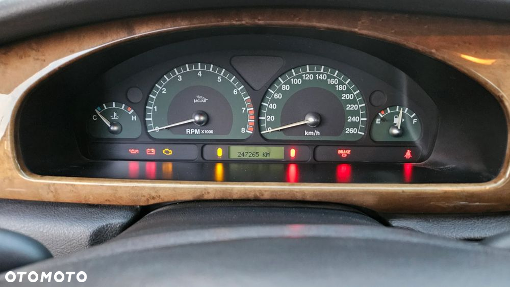 Jaguar S-Type 4.2 V8 - 11