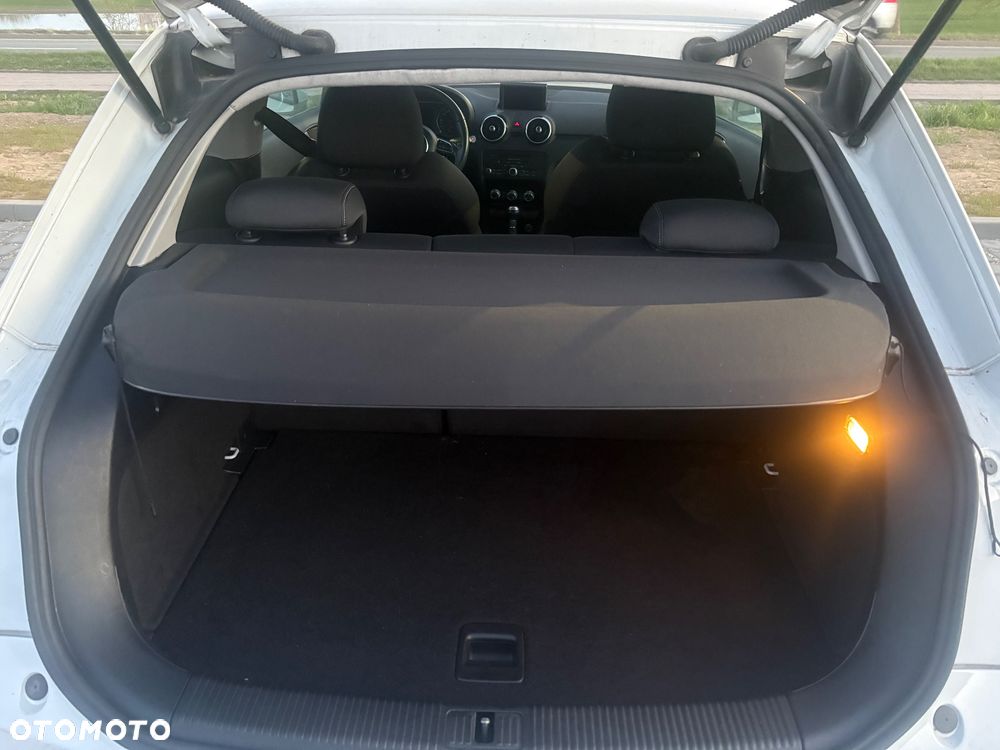 Audi A1 3-drzwiowe 1.6 TDI Ambition S tronic - 9