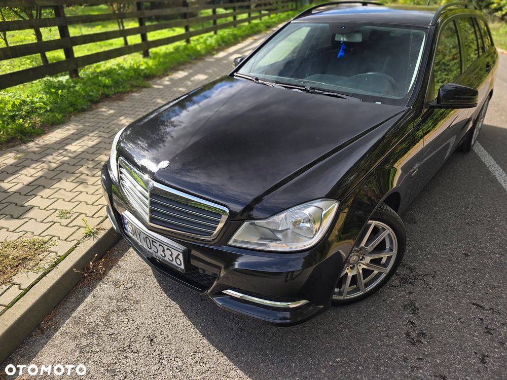 Mercedes-Benz Klasa C 180 CGI BlueEff Avantgarde - 36