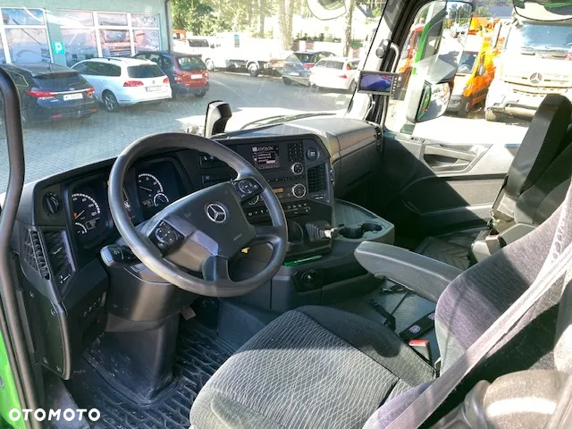 Mercedes-Benz Arocs 2551 6x4 skrzynia / żuraw HMF 4020-k5 /sterowany radiowo/ 2014 r z Niemiec - 25