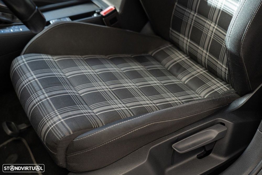 VW Golf 2.0 TDI GTD DSG - 17