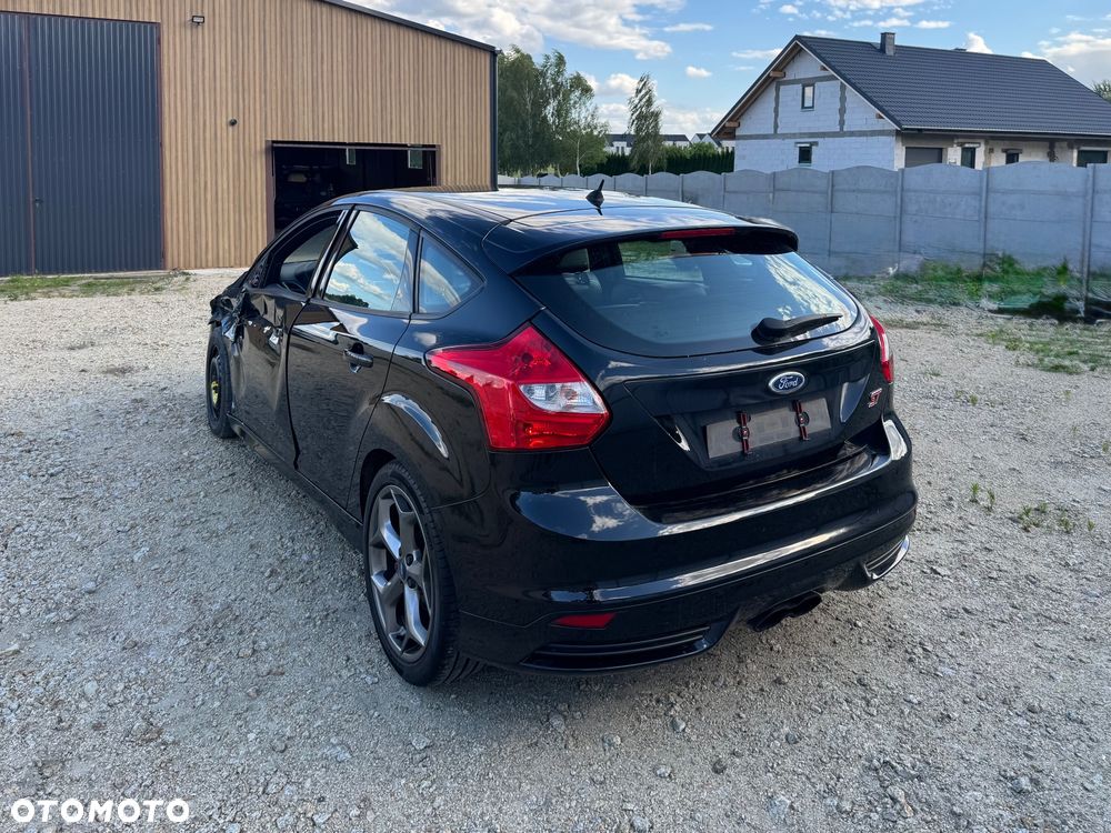 Ford Focus 2.0 EcoBoost ST - 8