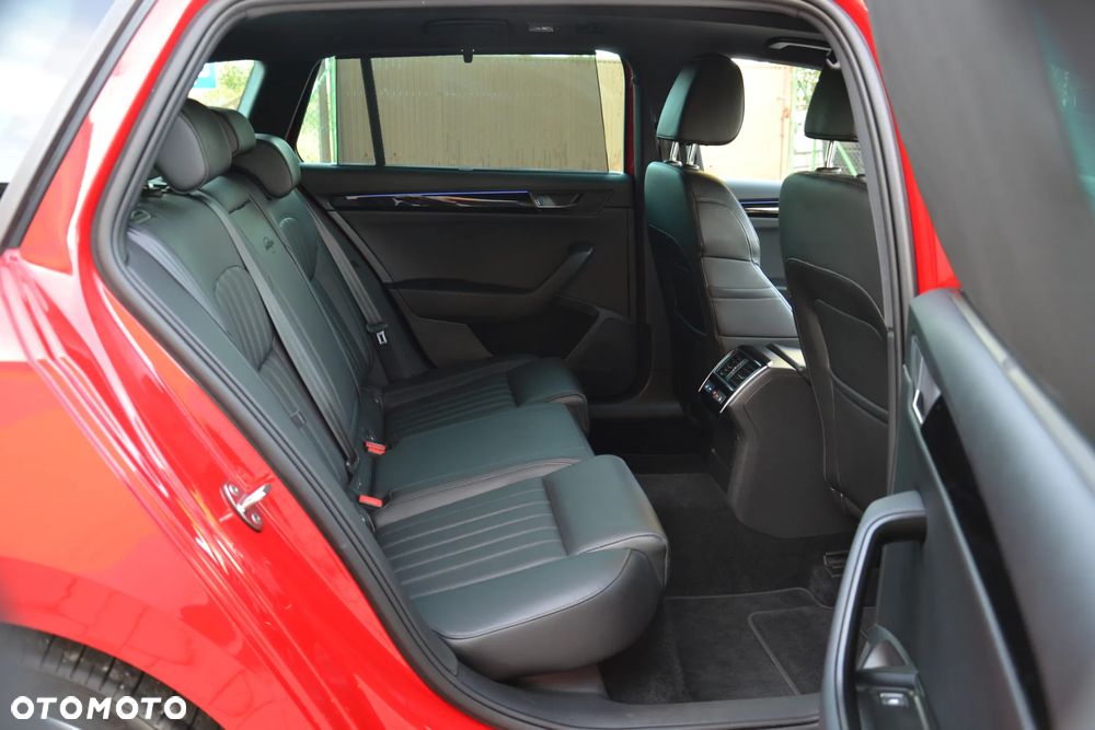 Skoda Superb Combi 2.0 TDI 4x4 DSG L&K - 40