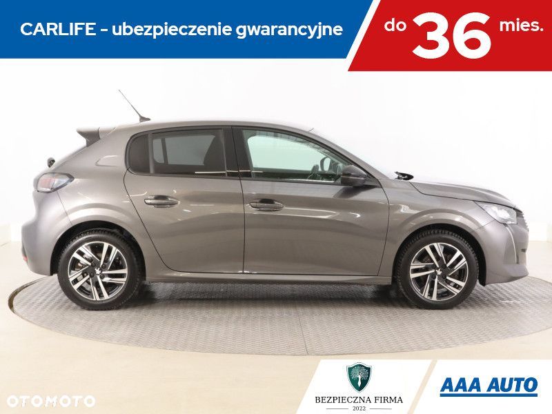 Peugeot 208 - 8