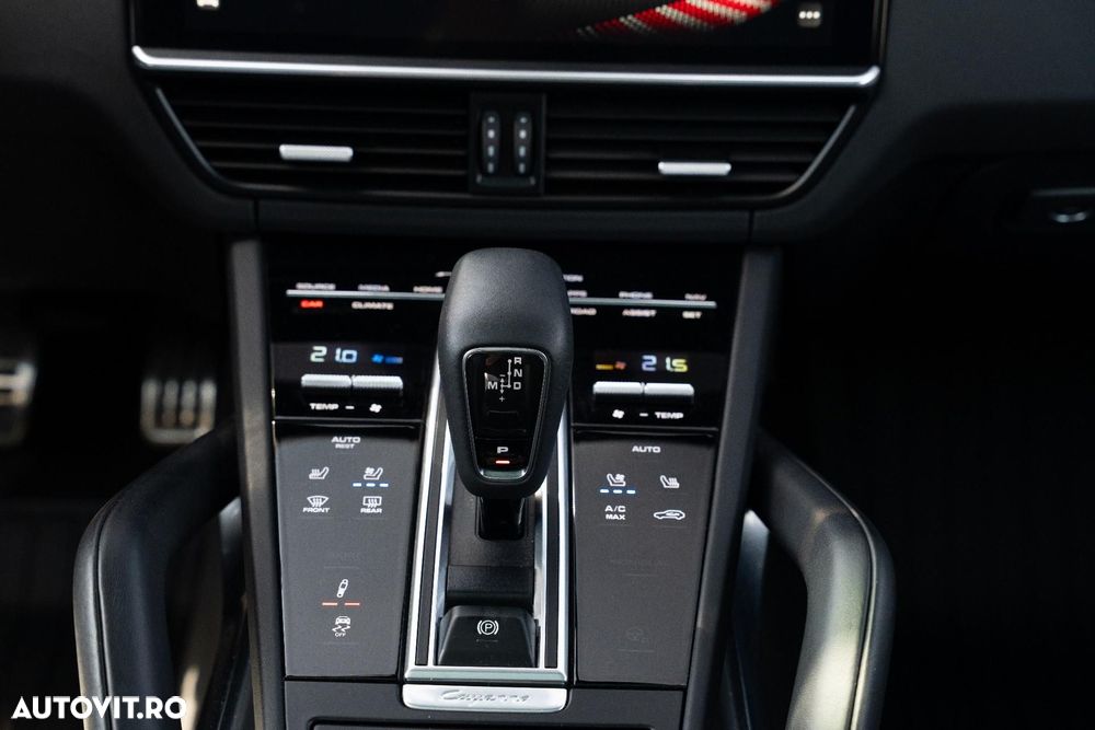 Porsche Cayenne Turbo - 12