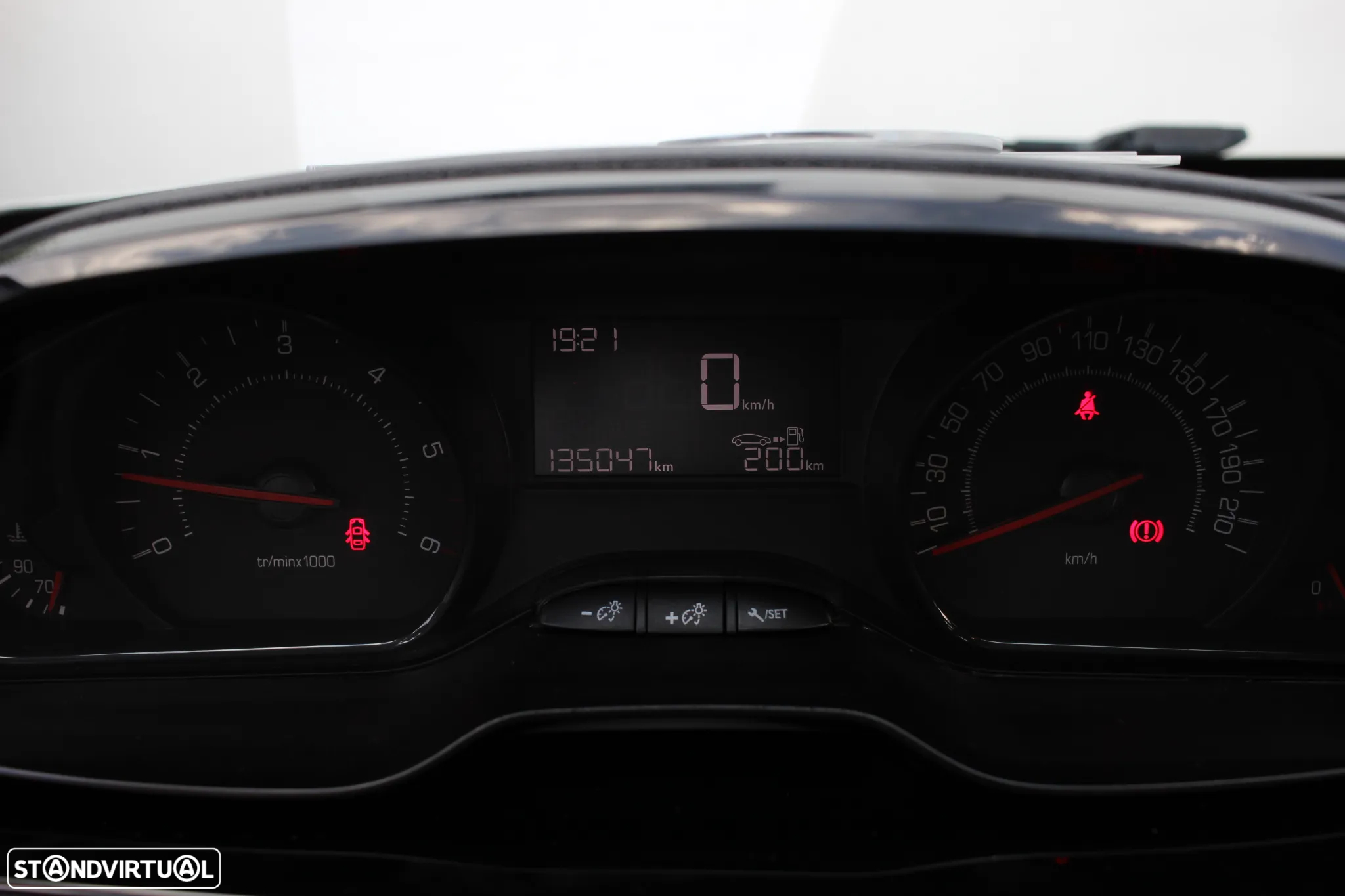 Peugeot 208 - 11