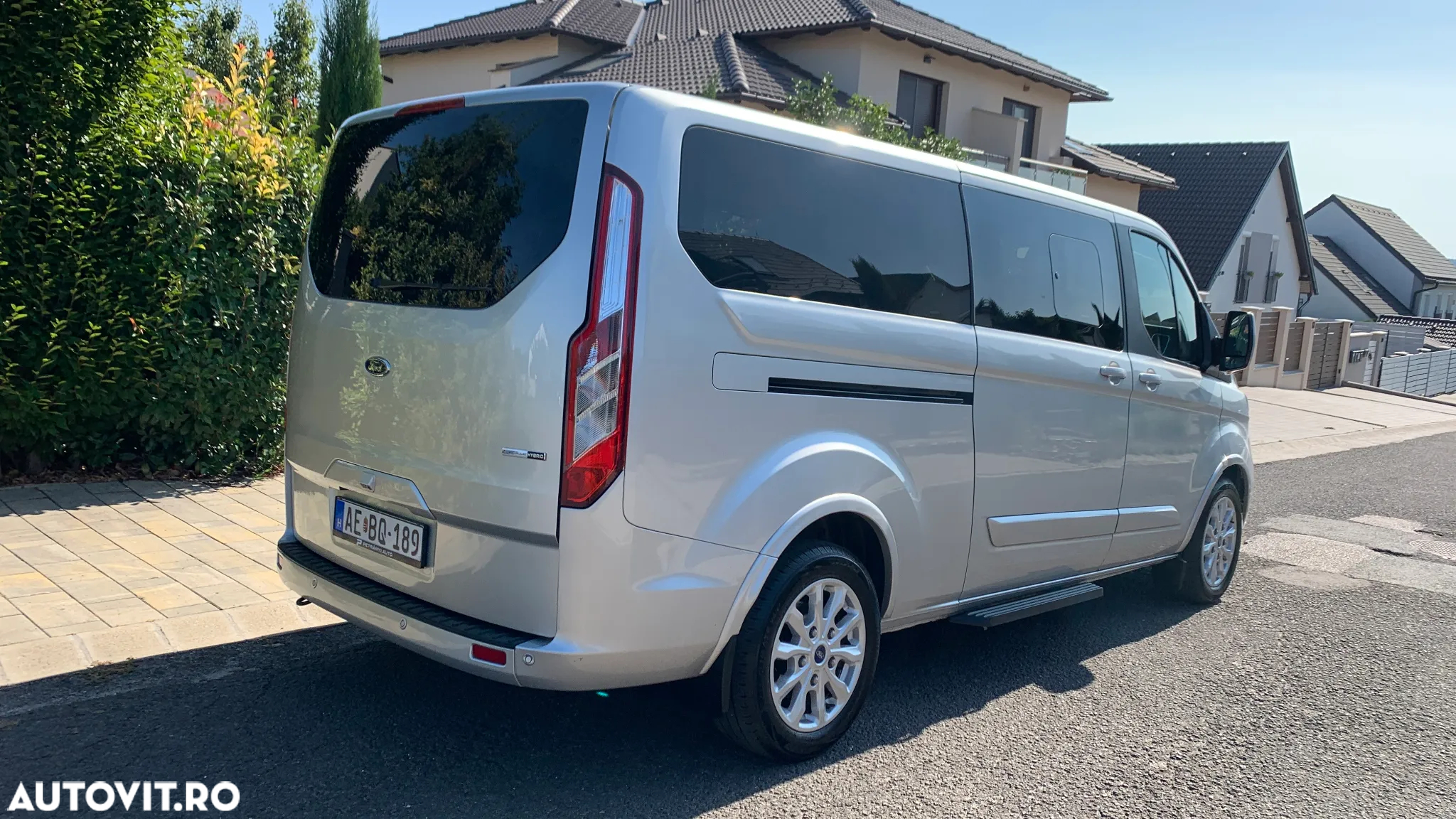 Ford Tourneo Custom Bus 320 2.0 EcoBlue 150 CP L2H1 Titanium X - 6