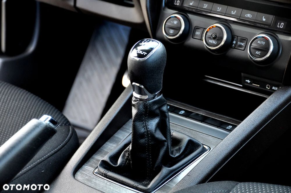 Skoda Octavia 2.0 TDI (Green tec) 4x4 Scout - 34