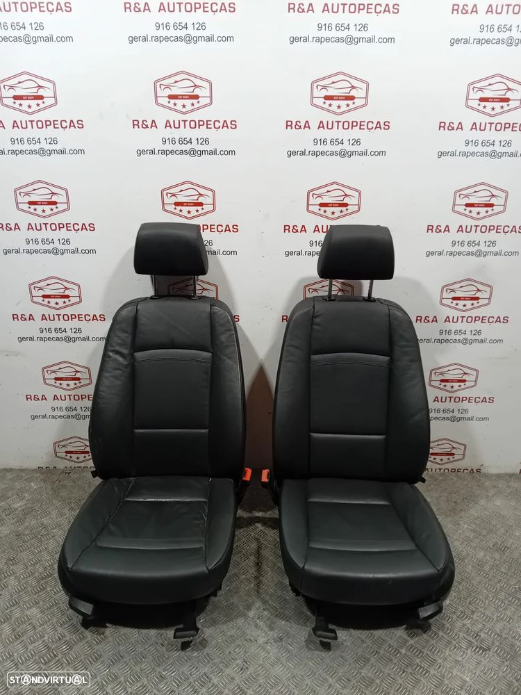 Conjunto de Bancos BMW Série 3 E92 em Pele Original - 7
