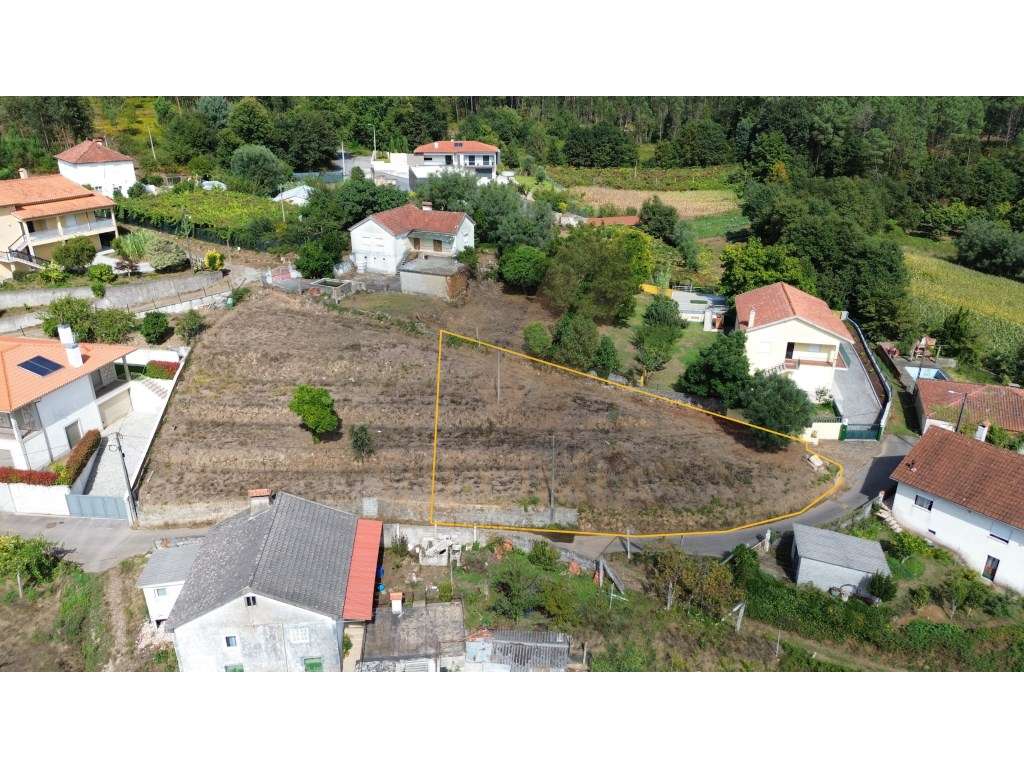 Terreno com 586,55 m² - Rebordões (Santa Maria), Ponte de Lima - Grande imagem: 2/13