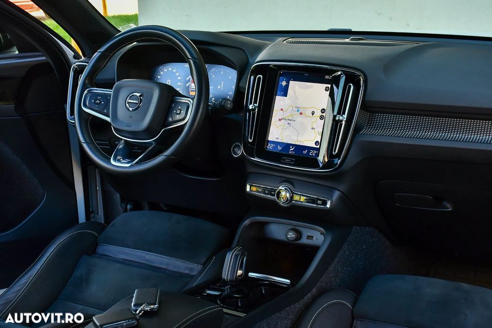 Volvo XC 40 D4 AWD Geartronic R-Design - 26
