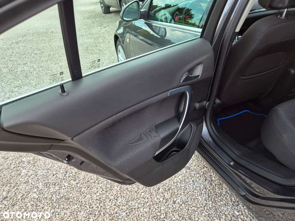 Opel Insignia - 18