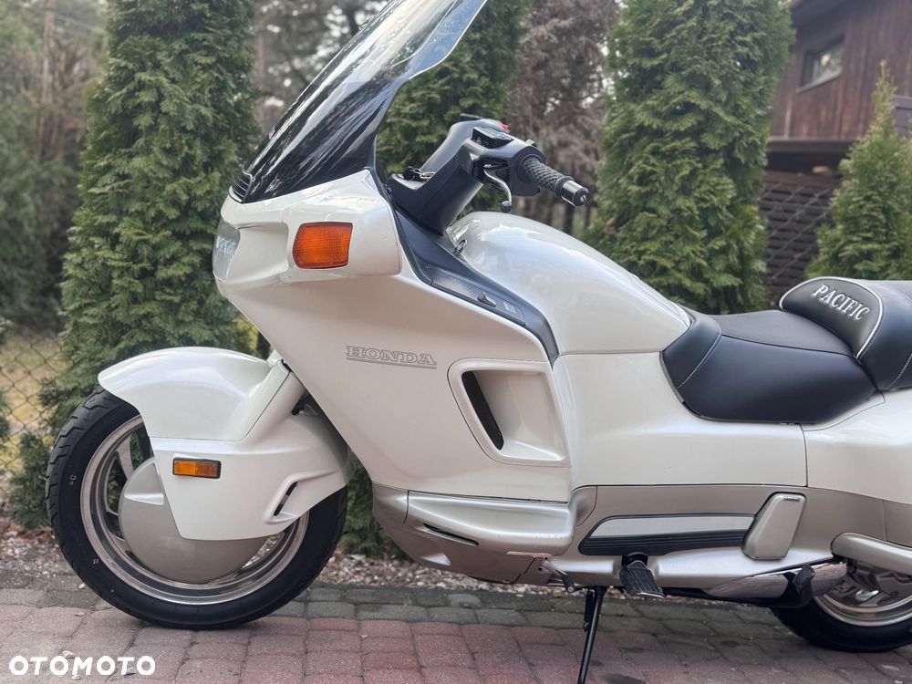 Honda PC - 18