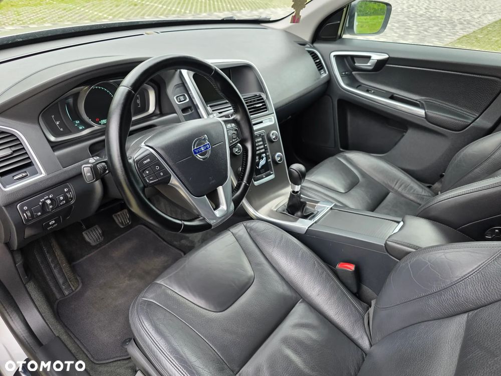 Volvo XC 60 D3 Edition Pro - 4