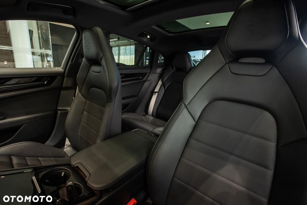 Porsche Panamera 4 - 21