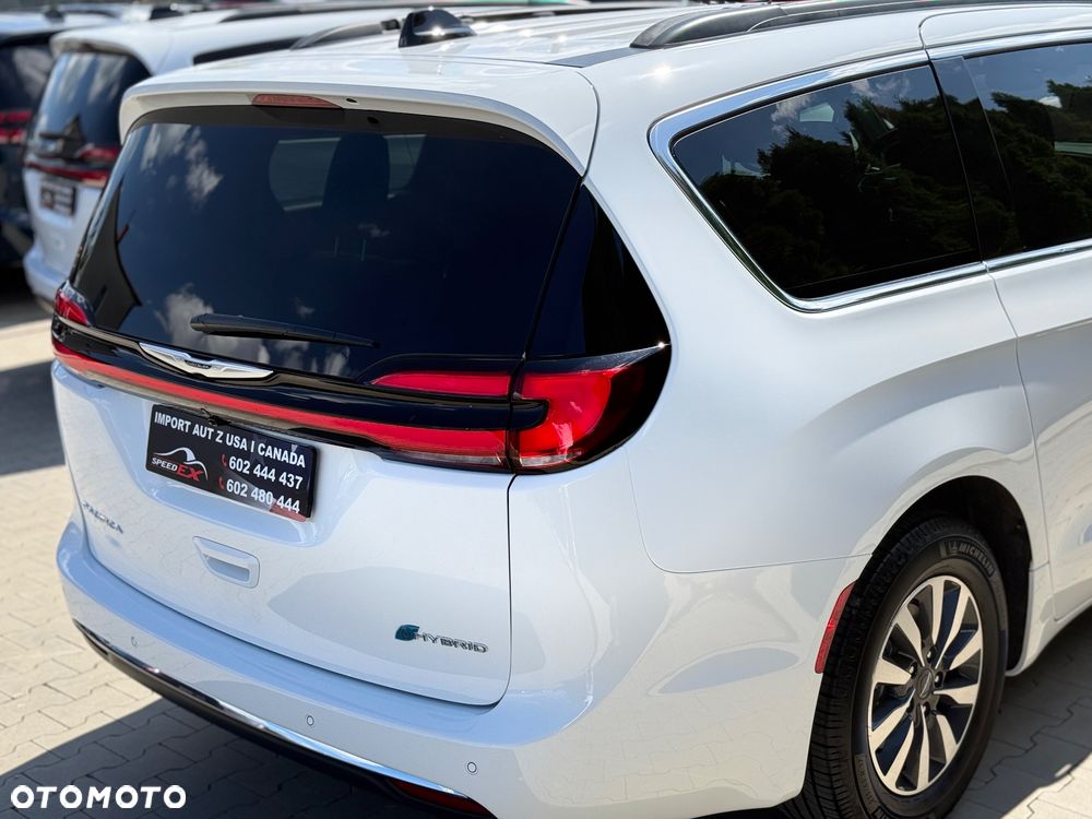 Chrysler Pacifica - 10