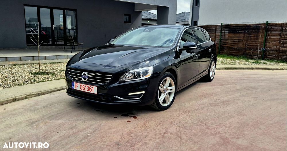 Volvo V60 D6 Plug-In-Hybrid AWD Geartronic Summum - 1