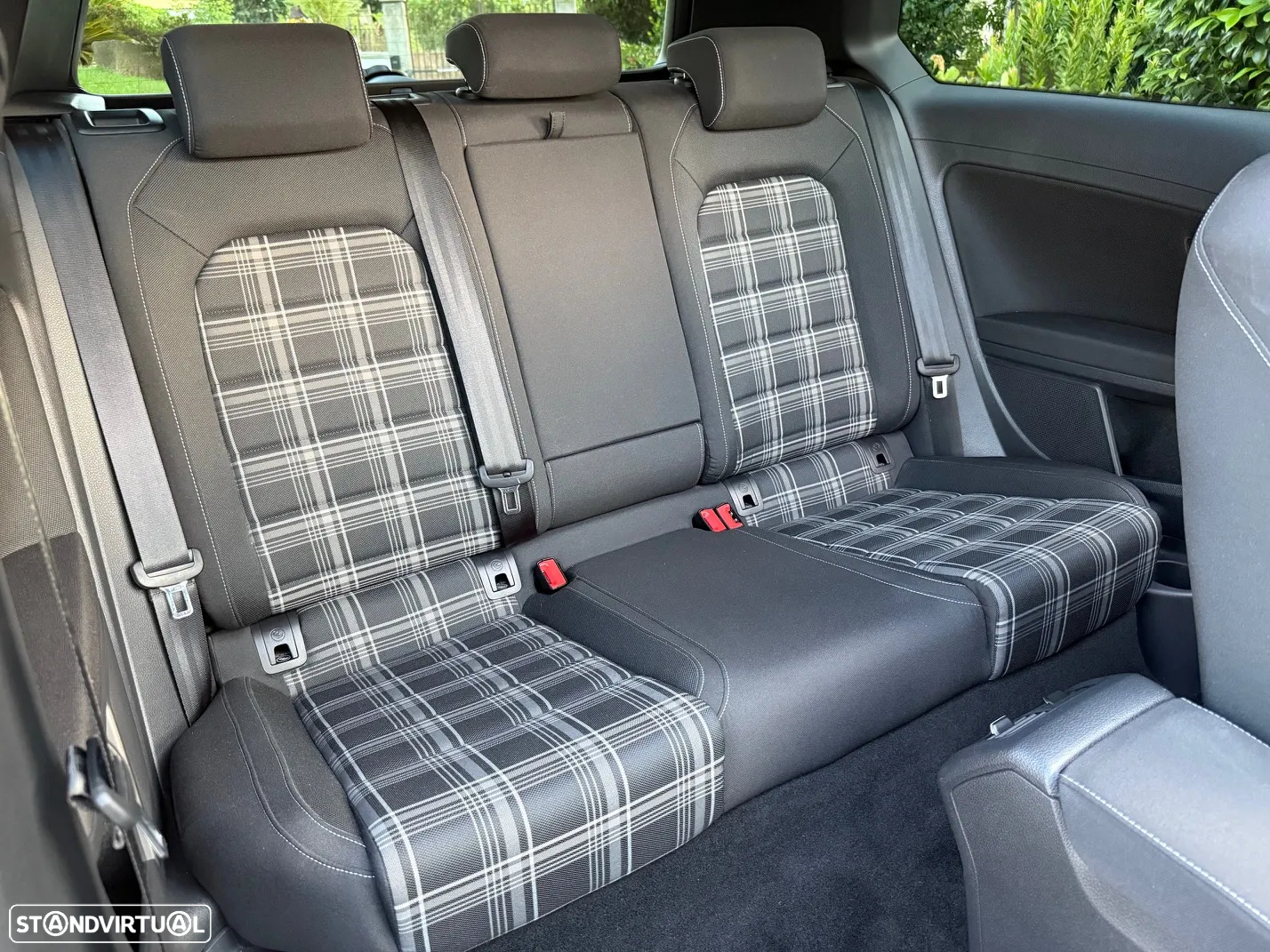 VW Golf 2.0 TDI GTD - 38