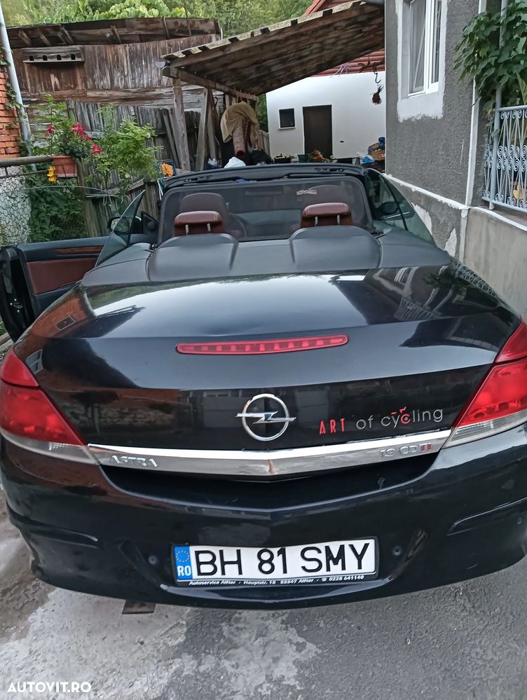Opel Astra 1.9 CDTI Cosmo - 4