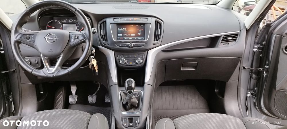 Opel Zafira - 12