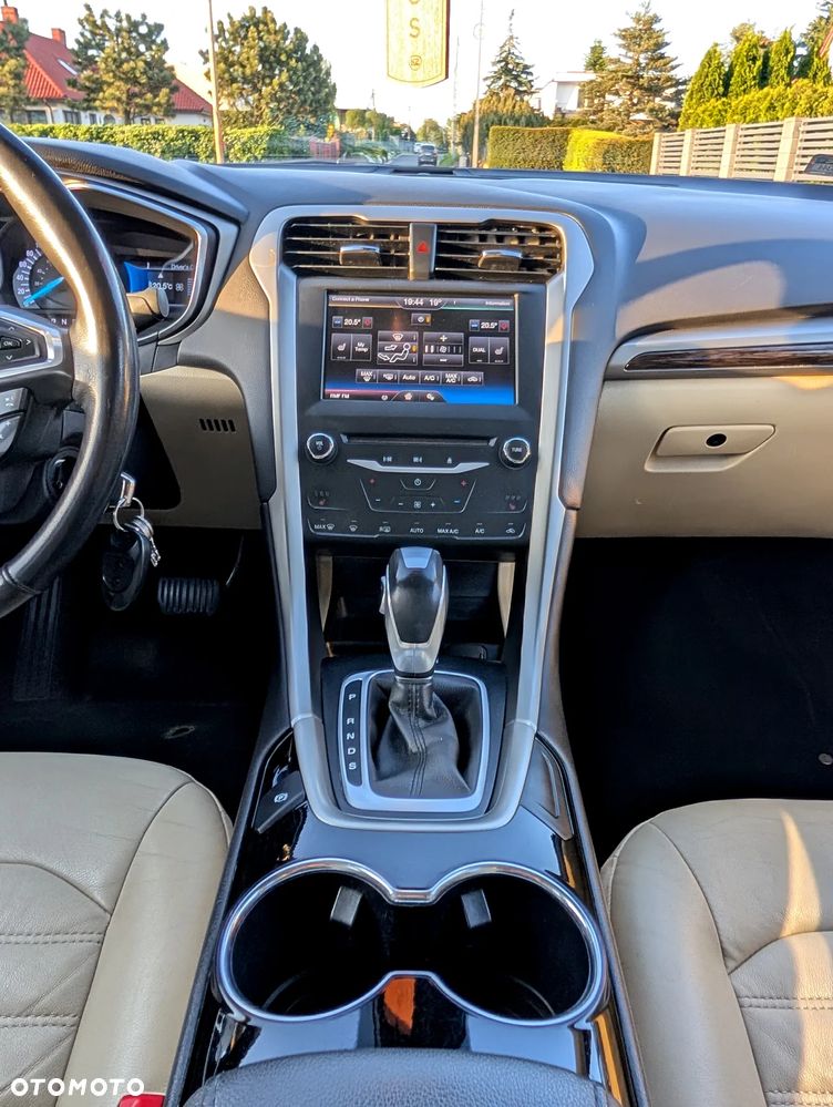 Ford Mondeo - 34