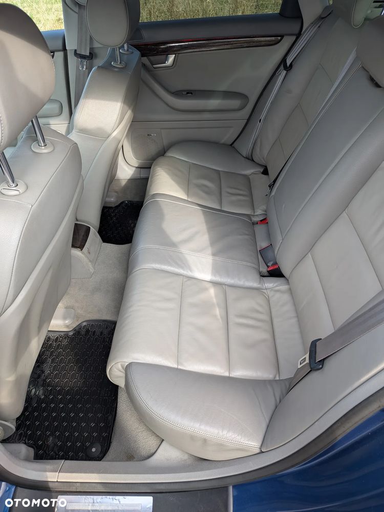 Audi A4 Limousine 2.0 T FSI quattro - 22