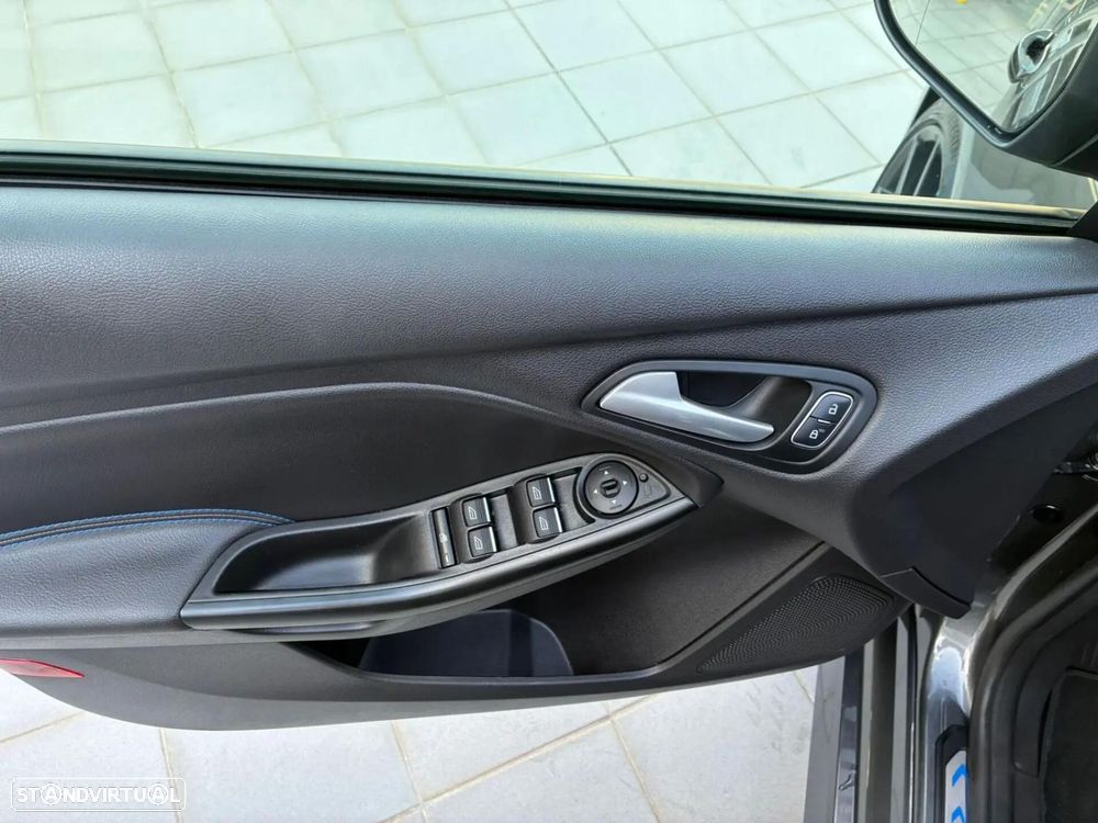 Ford Focus - 11