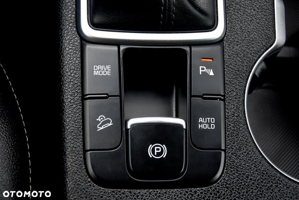 Kia Sportage 1.6 CRDI MHEV Black Edition 2WD DCT - 32