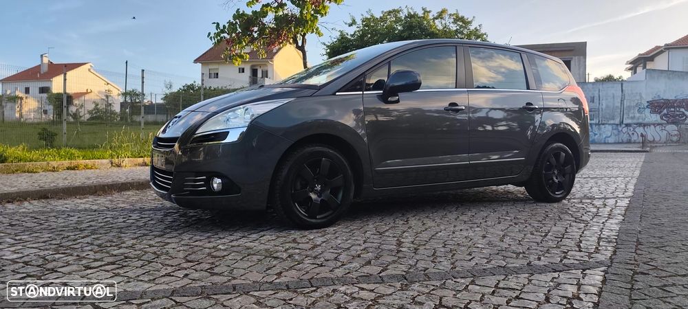 Peugeot 5008 1.6 HDi Executive - 1
