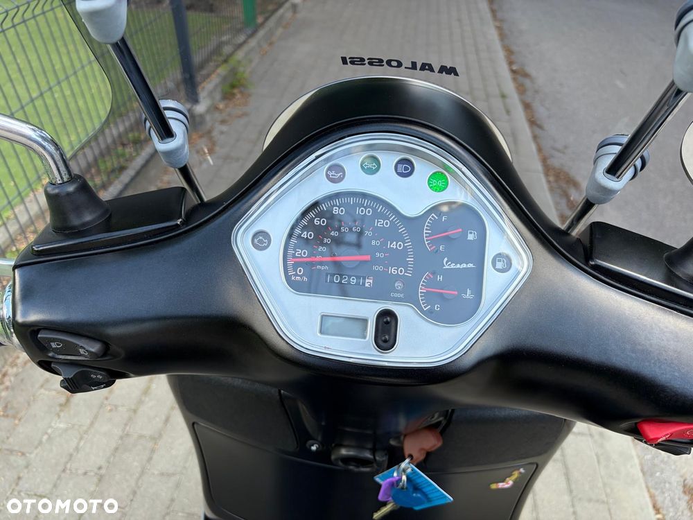 Vespa GTS - 19
