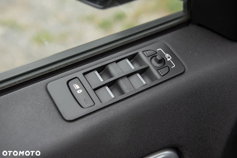 Land Rover Discovery Sport - 16