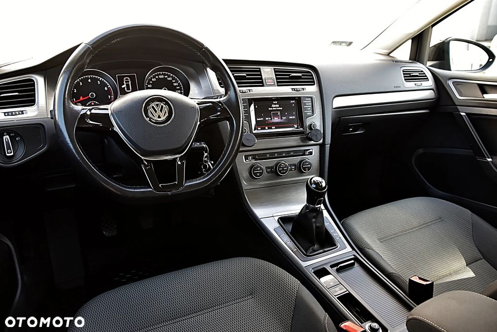 Volkswagen Golf 1.4 TSI BMT Comfortline - 21
